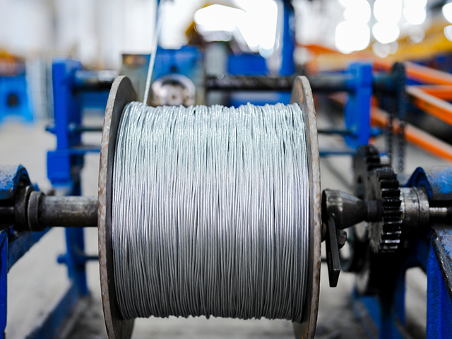 Precision rollers in steel wire rope machinery ensuring uniform wire alignment and quality